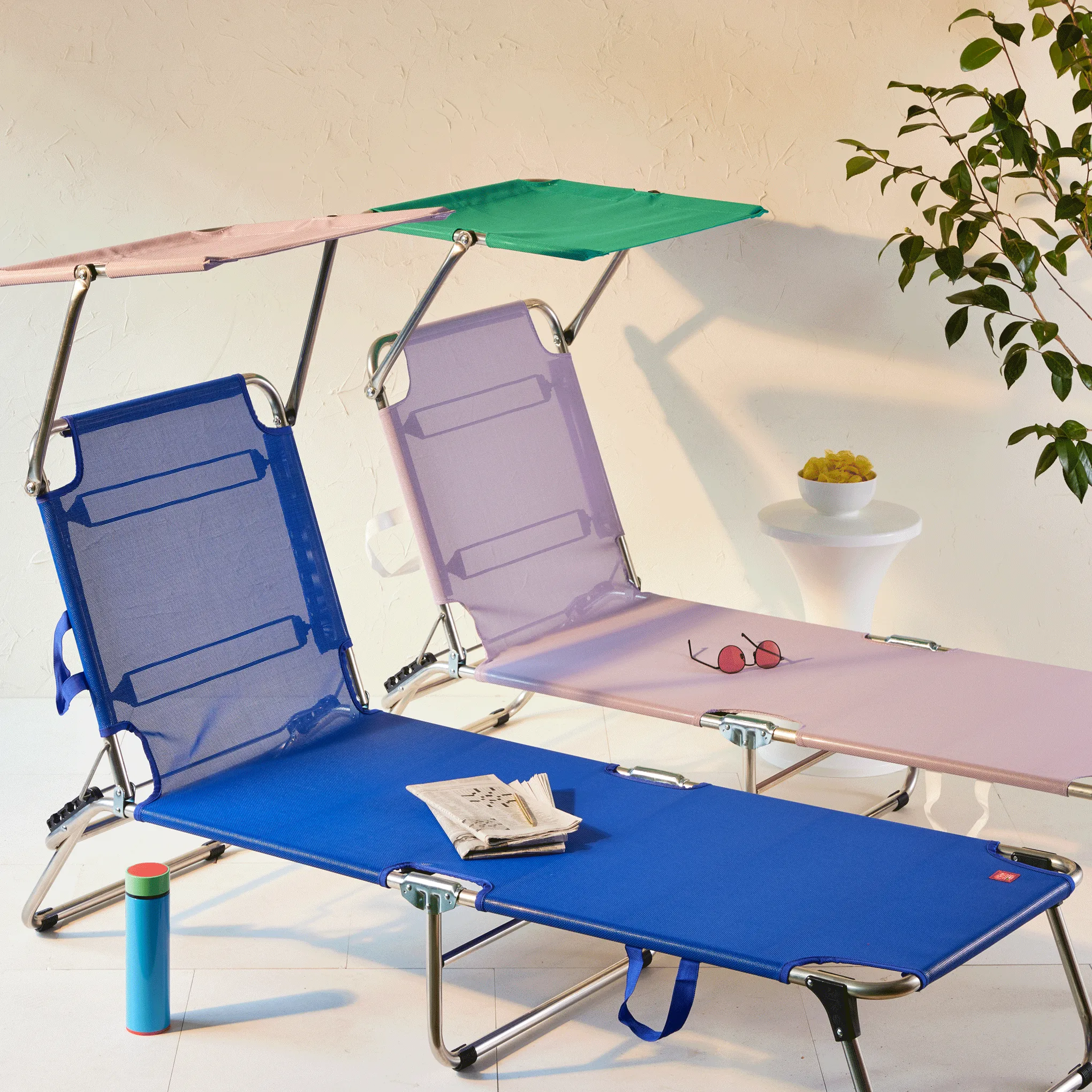 Amigo Outdoor Lounge Chair with Sun Shield - Navy/ Lilac