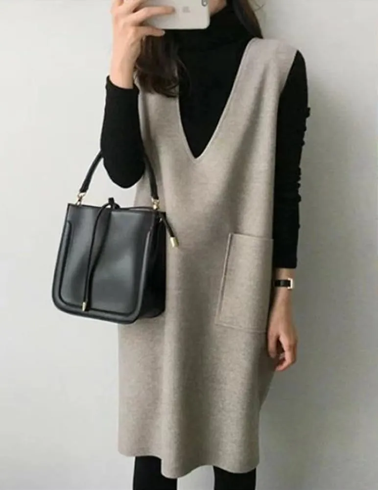 chouyatou Women's Long Wool Vest Sleeveless V Neck Wool Blend Midi Vest Dress with Pockets